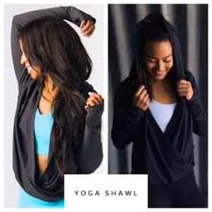 Zyia black yoga shawl size small